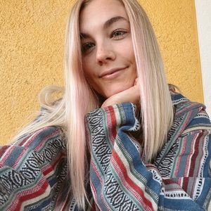 Meet your Posher, Mara